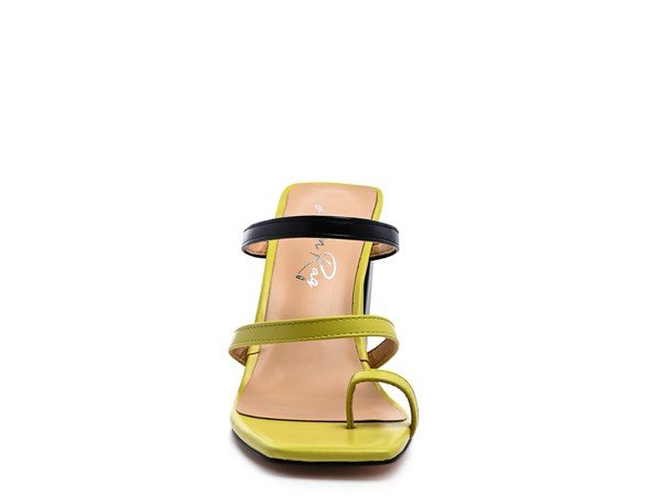 Marve Block Heel Thong Sandals - RaeLynns Boutique