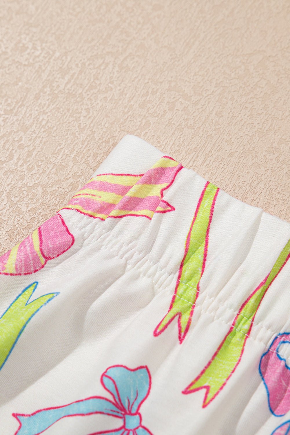 White Cheerful Bow Print Elastic Pull On Casual Shorts - Raelynns&Co