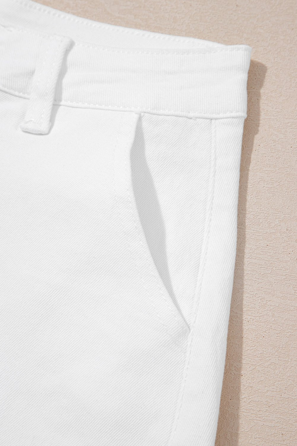 White Scalloped Hemline Acid Wash High Waist Denim Shorts - Raelynns&Co