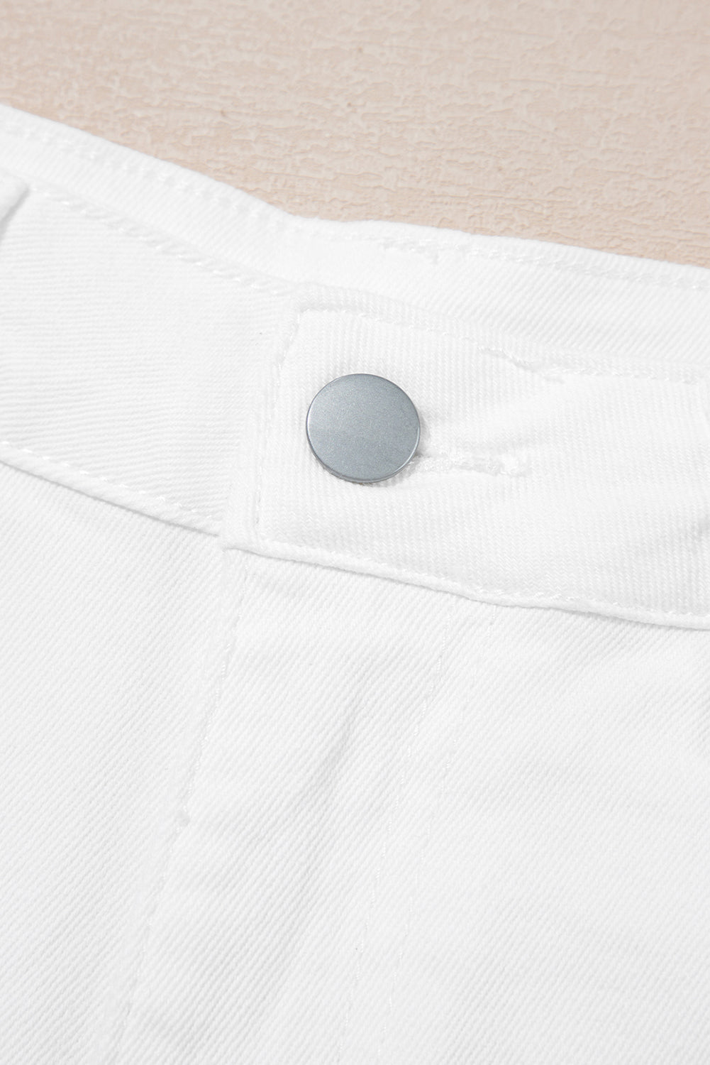 White Scalloped Hemline Acid Wash High Waist Denim Shorts - Raelynns&Co